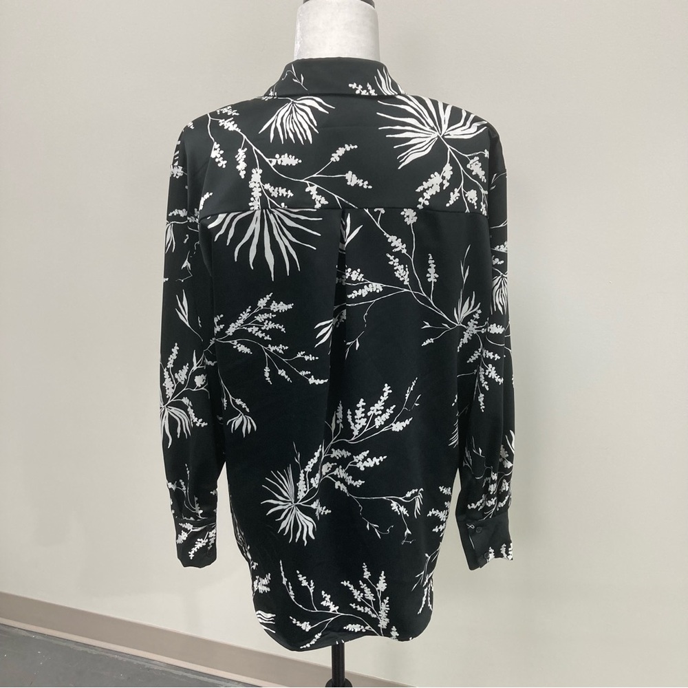 Dynamite black and white satin blouse - Picture 4 of 6